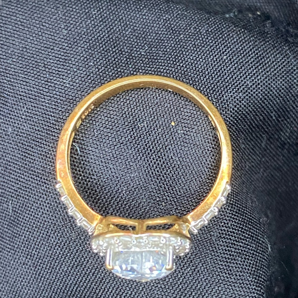 10k gold band heart shaped wedding/engagement ring - Picture 5 of 12